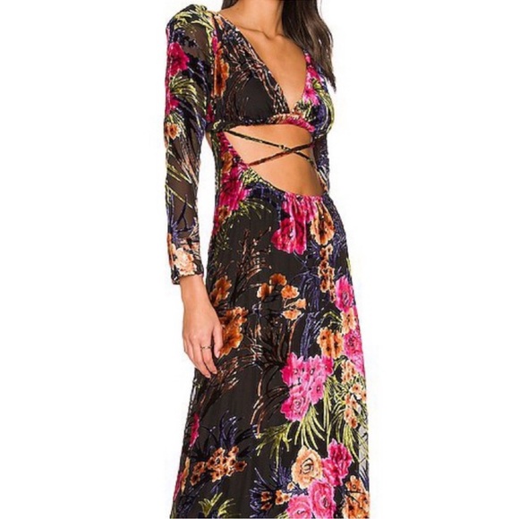 We Wore What Devore Velvet MIDI Dress - Picture 2 of 9